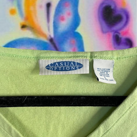 Green 3/4 sleeve V-neck top with a soft and stretchy feel Large - Picture 4 of 4